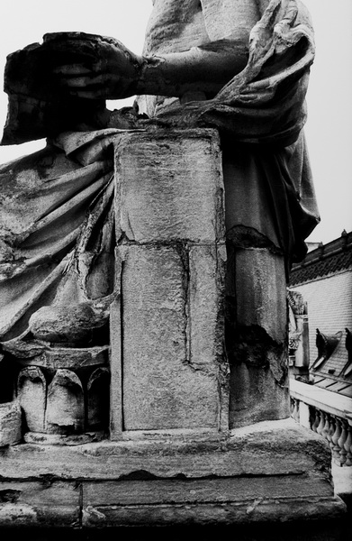 Statue du Louvre 142-28