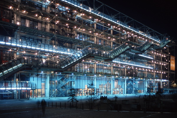 Centre Pompidou de nuit