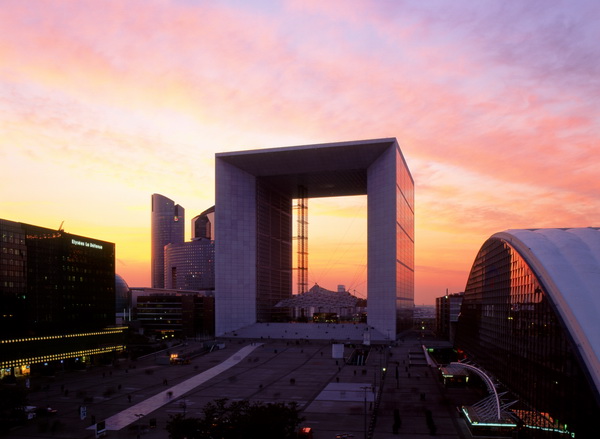 La D?fense, grande Arche - soir